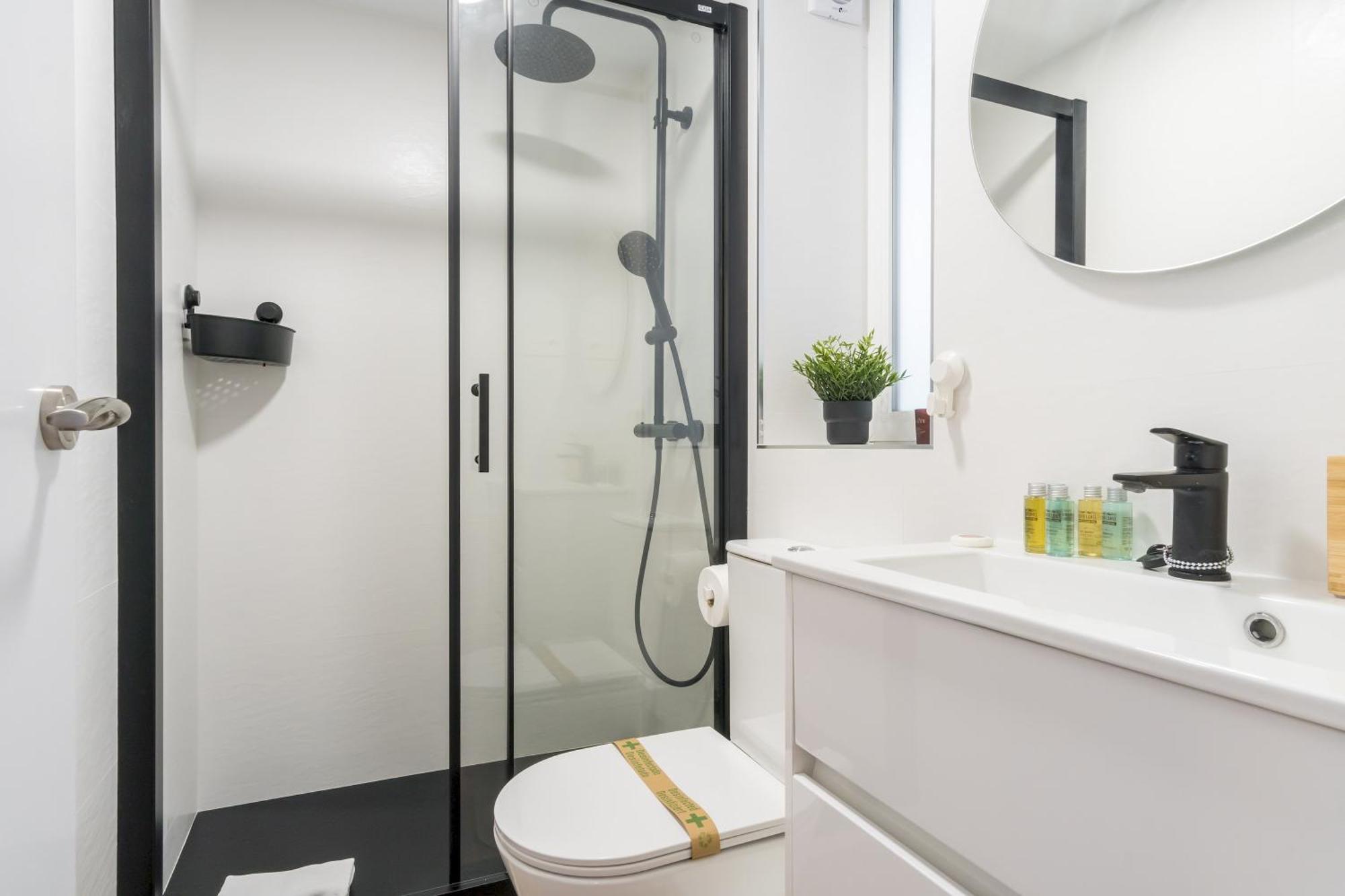 Modern And Cozy- 1 Bedroom 1 Bathroom -Lavapies مدريد المظهر الخارجي الصورة